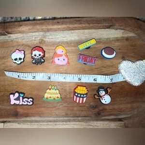 💖 Bundle of 10 New Girls CROCS Jibbits